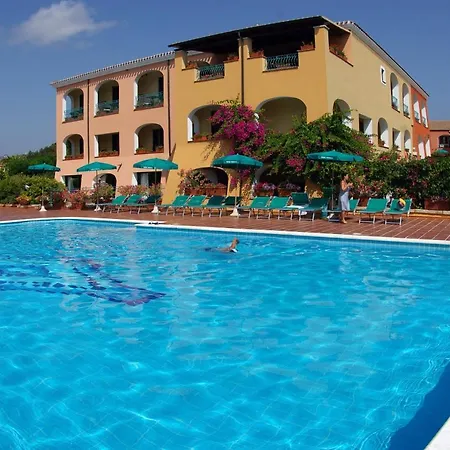 אתר נופש Nicolaus Club Torre Moresca