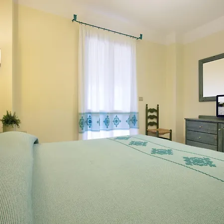 Nicolaus Club Torre Moresca 4* אורוסיי