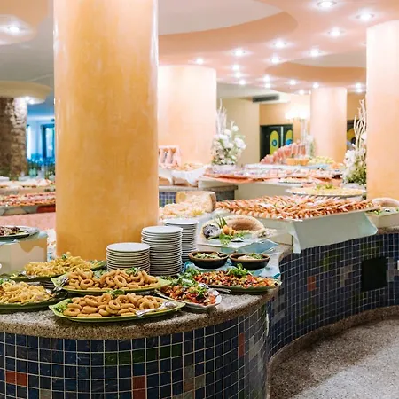 אתר נופש Nicolaus Club Torre Moresca