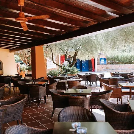 אתר נופש Nicolaus Club Torre Moresca 4*