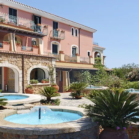 Nicolaus Club Torre Moresca Üdülőközpont 4*