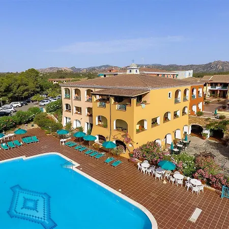 Nicolaus Club Torre Moresca אתר נופש אורוסיי