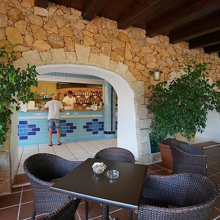 Nicolaus Club Torre Moresca 4* אורוסיי