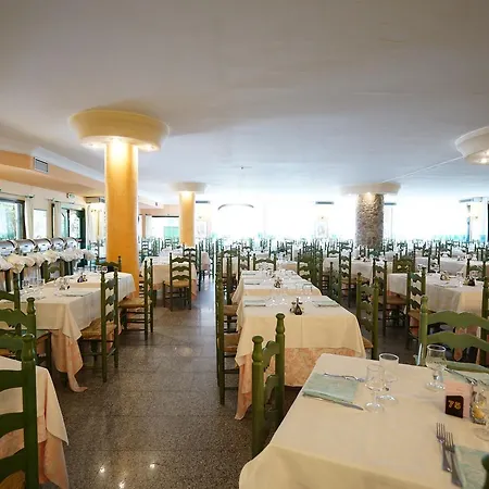 אתר נופש Nicolaus Club Torre Moresca 4*