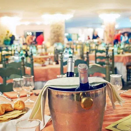 אתר נופש Nicolaus Club Torre Moresca אורוסיי