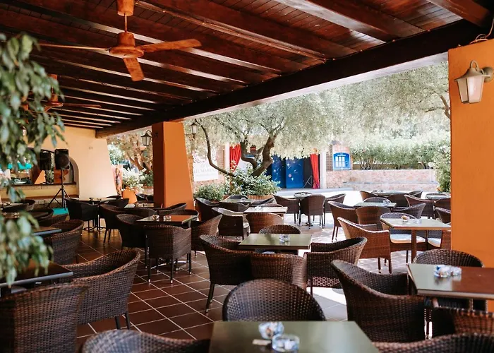 Üdülőközpont Nicolaus Club Torre Moresca 4*